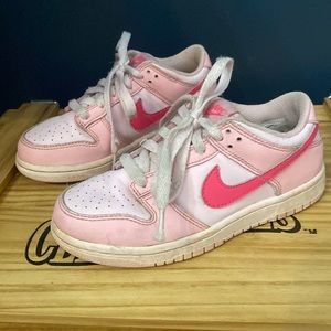 Nike Triple Pink Dunks (girls 1.5)